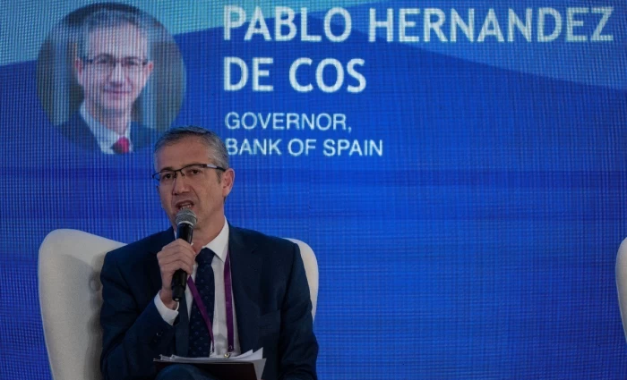 FT: Φαβορί ο Ισπανός Πάμπλο Ερνάντεθ ντε Κος για τη διαδοχή της Λαγκάρντ στην ΕΚΤ