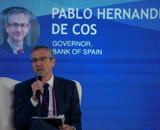 FT: Φαβορί ο Ισπανός Πάμπλο Ερνάντεθ ντε Κος για τη διαδοχή της Λαγκάρντ στην ΕΚΤ