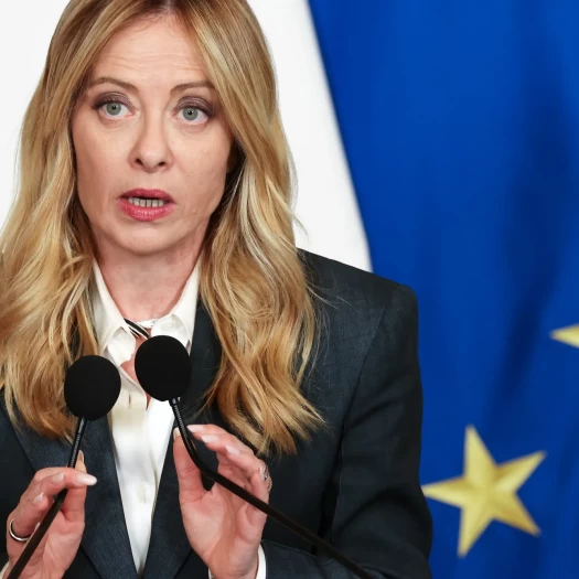 Μελόνι προς CEO της Terna: Ή την προεδρία της Eni ή αποχώρηση με €7,3 εκατ.