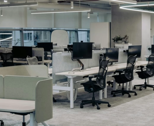 Big Tech: Κύμα απολύσεων με σχεδόν 80.000 θέσεις να χάνονται το 2026 λόγω AI