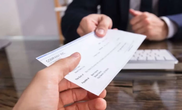 Σημαντική μείωση 47% στις καταχωρήσεις ακάλυπτων επιταγών το 2025