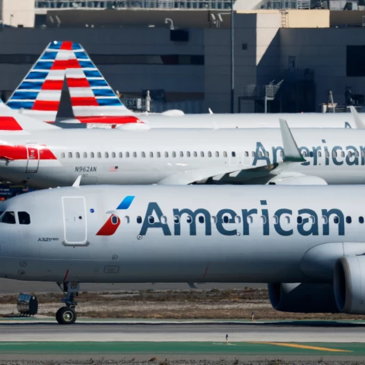 American Airlines: Βουτιά στις προβλέψεις για τα κέρδη λόγω έκρηξης στο κόστος καυσίμων