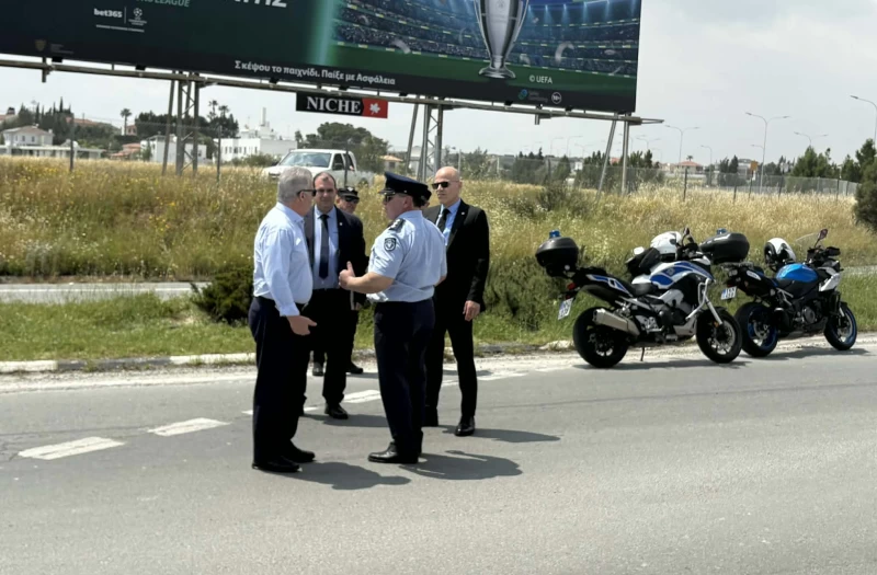 Κτηνοτρόφοι έκλεισαν κυκλικό κόμβο Ριζοελιάς και λιμάνι Λάρνακας - Ένταση με Υπ. Δικαιοσύνης