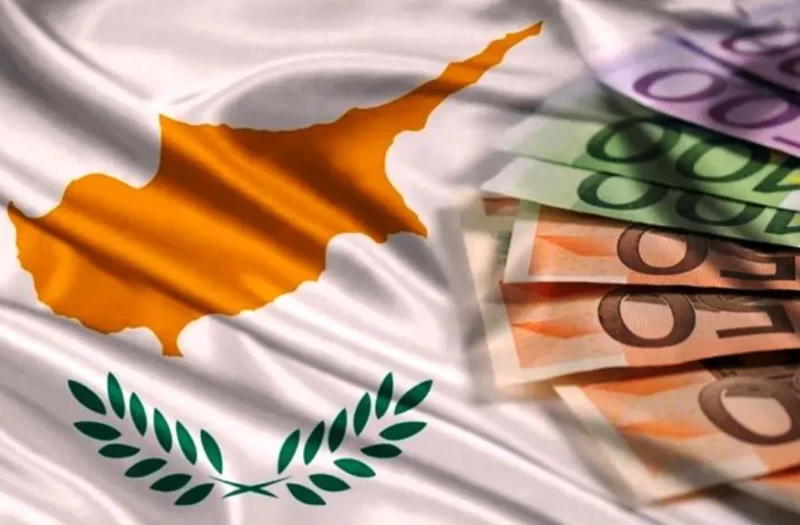 Βελτίωση στο ισοζύγιο τρεχουσών συναλλαγών και μείωση εξωτερικού χρέους το 2025