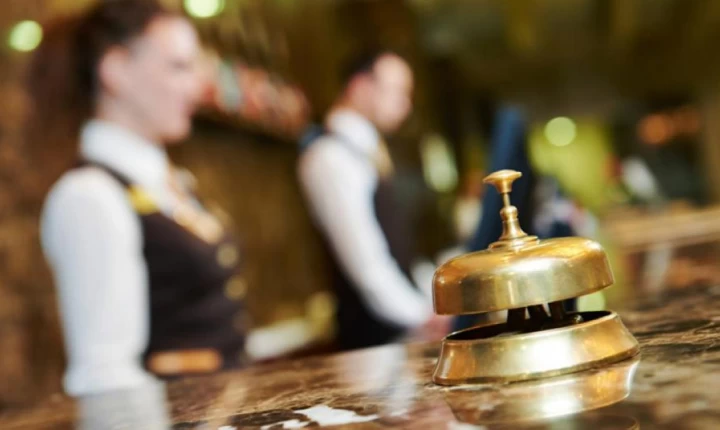 Πληθαίνουν οι φωνές για παράταση της στήριξης στα ξενοδοχεία  - Υπέρ και οι ξενοδοχοϋπάλληλοι που εκπέμπουν SOS