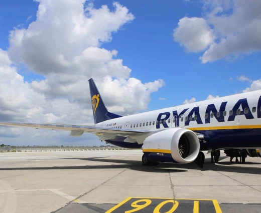 Γιατί τα «βάζει με όλους» η Ryanair