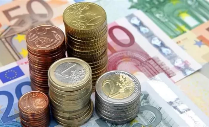 Στο 28% τα έσοδα και στο 25% οι δαπάνες του κρατικού προϋπολογισμού έως τον Απρίλιο