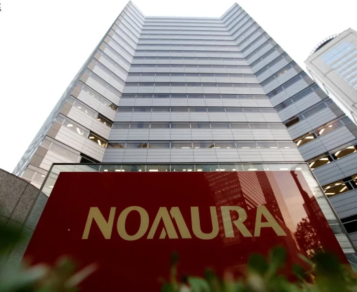 Nomura: Αυξάνει κατά 50% τον στόχο κερδοφορίας μετά από χρονιά-ρεκόρ