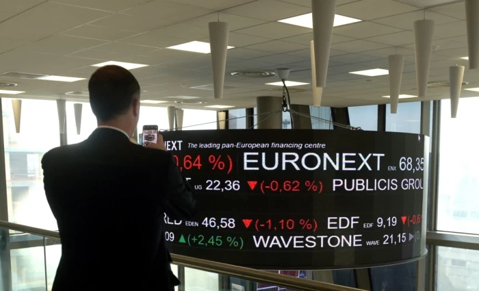 Ευρωπαϊκά χρηματιστήρια: Ήπια άνοδος εν μέσω των απειλών Τραμπ για δασμούς – Ισχυρές απώλειες στις αυτοκινητοβιομηχανίες