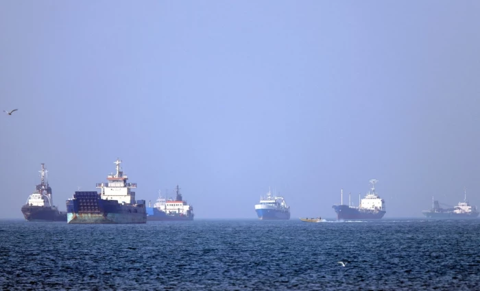 Στενά του Ορμούζ: Άνοδος 50% στις ροές πετρελαίου εκτός Ιράν παρά τις εντάσεις