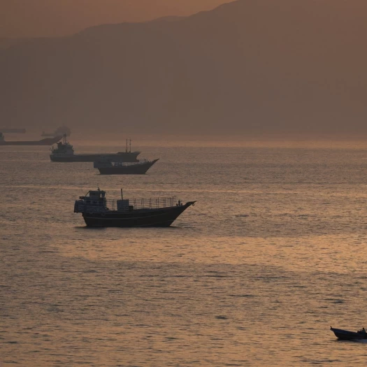 Αυξάνεται η κυκλοφορία των πετρελαιοφόρων μέσω του Ορμούζ