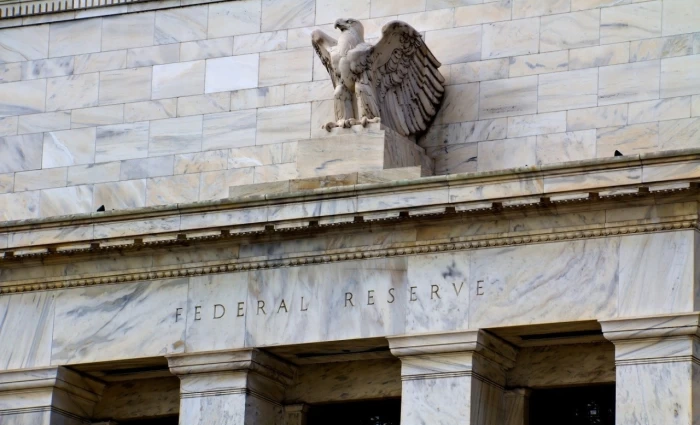 Λόγκαν (Fed): Προειδοποίηση για αύξηση των επιτοκίων μέσα στο 2026