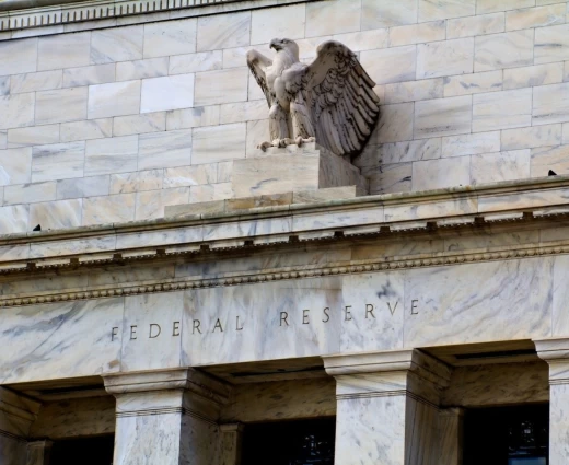 Λόγκαν (Fed): Προειδοποίηση για αύξηση των επιτοκίων μέσα στο 2026