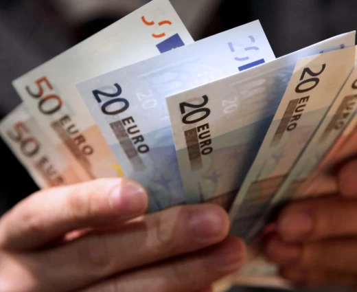 Μικρές αυξήσεις μισθών λόγω ΑΤΑ τον Ιούλιο - Τι υπενθυμίζει η ΟΕΒ