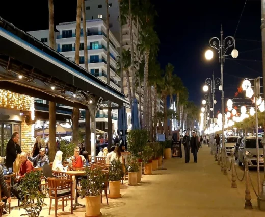 Σήμα κινδύνου από την εστίαση για τη φετινή τουριστική σεζόν