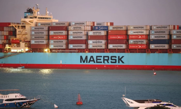 Maersk και Hapag-Lloyd επιστρέφουν στο Σουέζ – Νέα δεδομένα για containerships και ναύλους
