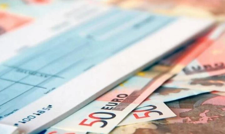 Ψαλίδι σχεδόν 50% στις ακάλυπτες επιταγές τον Ιούλιο
