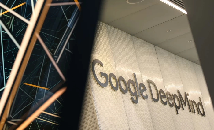 Η Google ετοιμάζει «αντεπίθεση» στη μάχη της AI