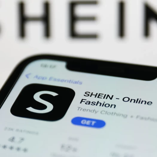Κόπηκαν τα χαμόγελα στη Shein παρά την πολυαναμενόμενη IPO