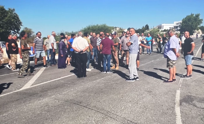 Αποζημιώσεις για όλες τις ποικιλίες σταφυλιών – Στους δρόμους οι αμπελουργοί της Πάφου