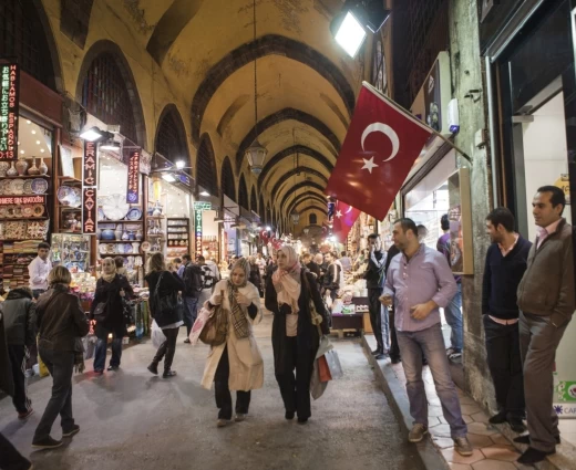 Τουρκία: Επιστροφή στη χρηματοδότηση με επιτόκιο 37% – Σήμα εξομάλυνσης μετά το σοκ του πολέμου