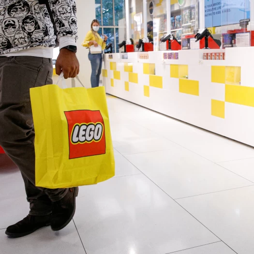 Lego: «Όχι» στην AI για τον σχεδιασμό των διάσημων σετ – Έσοδα ρεκόρ με όπλο την ανθρώπινη δημιουργικότητα