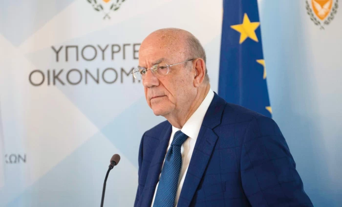 Ανάπτυξη με υψηλό πληθωρισμό στο 4% - Οι αναφορές Κεραυνού για έκθεση του ΥΠΟΙΚ
