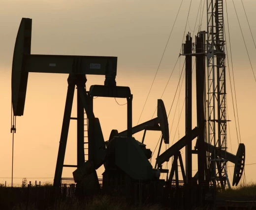 Πετρέλαιο: Συνεχίζει πτωτικά το Brent, κοντά στα 87 δολάρια με εβδομαδιαίες απώλειες άνω του 7%