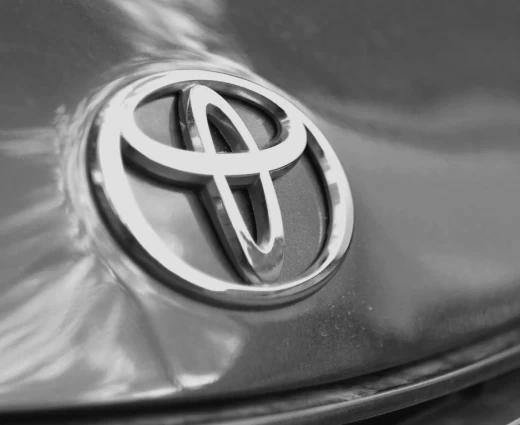 Toyota: Buyback 6,3 δισ. δολαρίων και υψηλότερες προβλέψεις κερδών