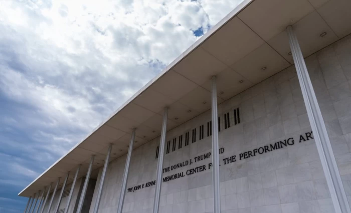 ΗΠΑ: Στα πρόθυρα πτώχευσης και κλεισίματος το Κέντρο Κένεντι, γράφει η Washington Post