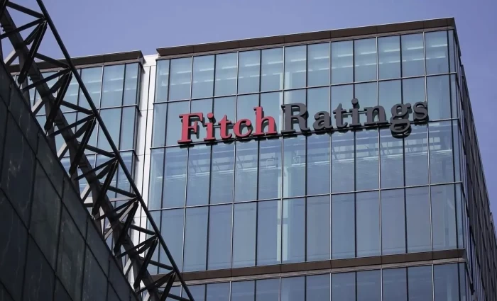 Fitch: Ρεκόρ αθετήσεων στην αγορά ιδιωτικής πίστωσης στις ΗΠΑ – Ποιοι κλάδοι πιέζονται περισσότερο