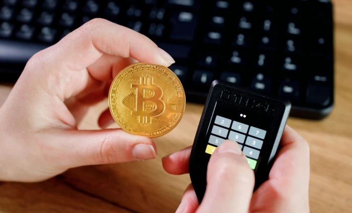 Bitcoin: Νέος γύρος πιέσεων πριν τη Fed – Τι σημαίνει το μπλόκο στη ρύθμιση των κρυπτονομισμάτων
