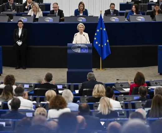 Politico: Η Φον ντερ Λάιεν έκανε διάγνωση της ενεργειακής «ασθένειας» της Ευρώπης χωρίς να δώσει τη θεραπεία