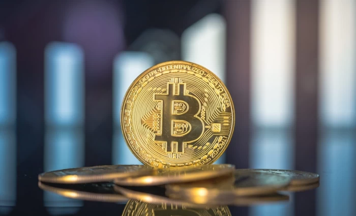Bitcoin: Επιστροφή στα $3 τρισ. για τα crypto – Γιατί οι traders φοβούνται απότομες διακυμάνσεις