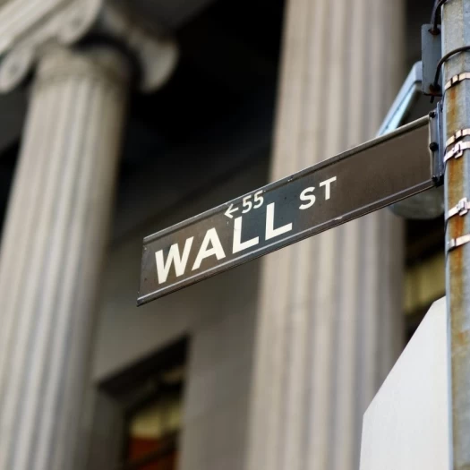 Wall Street: Στάση αναμονής με το βλέμμα στη σύνοδο ΗΠΑ-Κίνας και στη Μέση Ανατολή