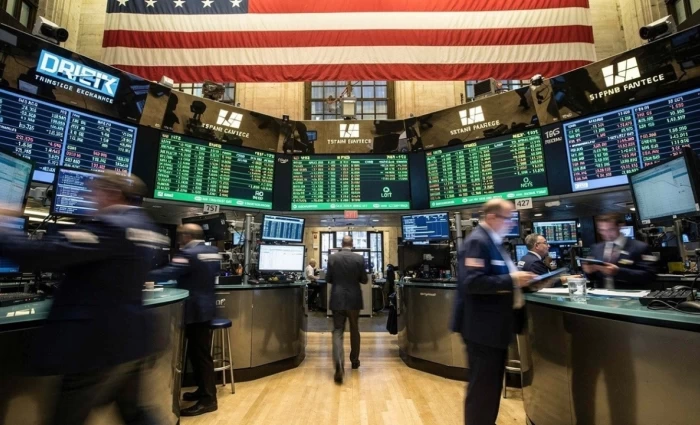 Wall Street: Η εμπλοκή στα Στενά του Ορμούζ βαραίνει το κλίμα
