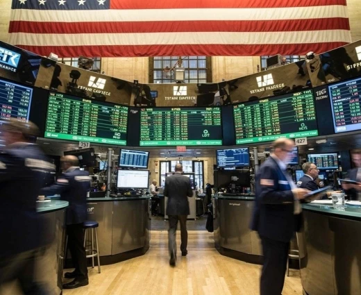 Wall Street: Η εμπλοκή στα Στενά του Ορμούζ βαραίνει το κλίμα