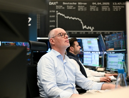 Υποχωρούν οι ευρωαγορές από τον αντίκτυπο της κλιμάκωσης στη Μέση Ανατολή – Απώλειες 1,5% για Stoxx 600 και DAX