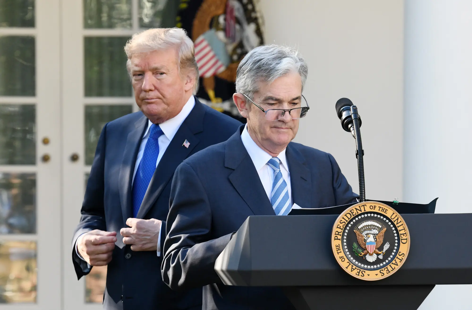 Τραμπ: Δεν θα αποπέμψει τον Πάουελ από την FED πριν το τέλος της θητείας του
