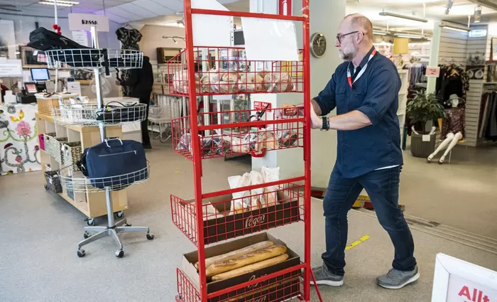 Σουηδία: Μειώνει στο μισό τον ΦΠΑ στα τρόφιμα από το 2026