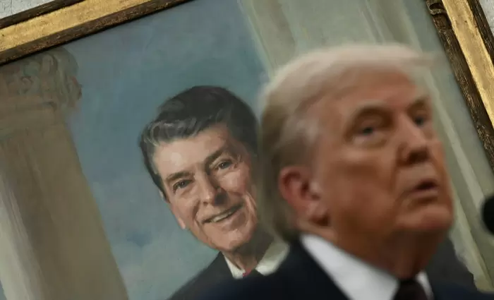 Τραμπ εναντίον όλων: Έρευνες, αποπομπές και απειλές σε πολιτικούς και θεσμούς