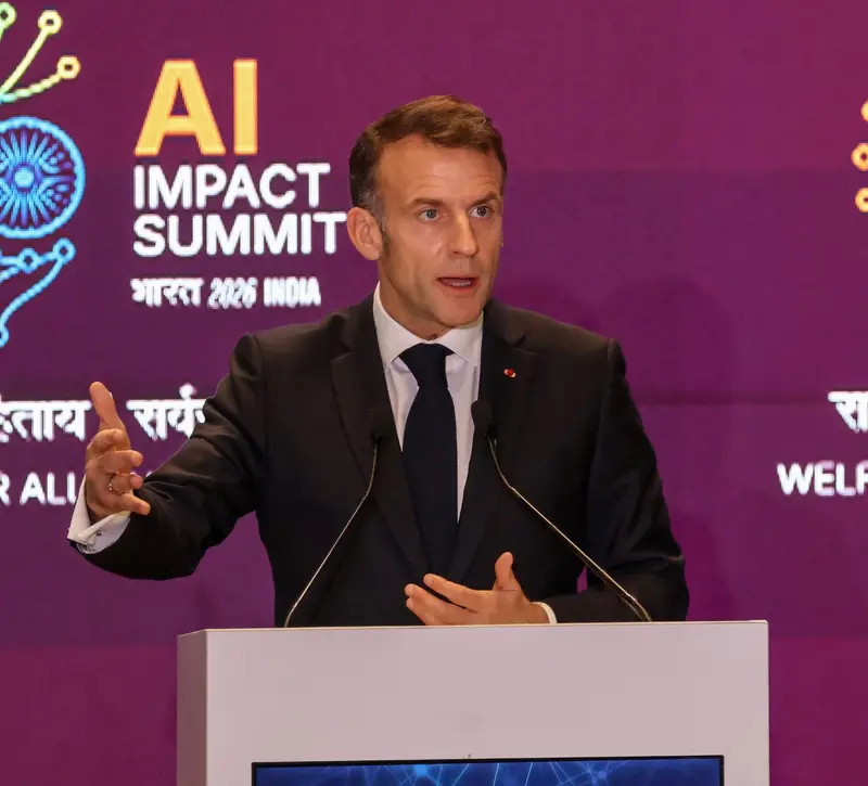 Μακρόν από Ινδία: Προτεραιότητα της G-7 η προστασία ανηλίκων από τα social media και την AI