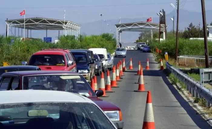 Καδής: Επιτρέπεται η διέλευση προϊόντων από τα οδοφράγματα βάσει διαδικασιών