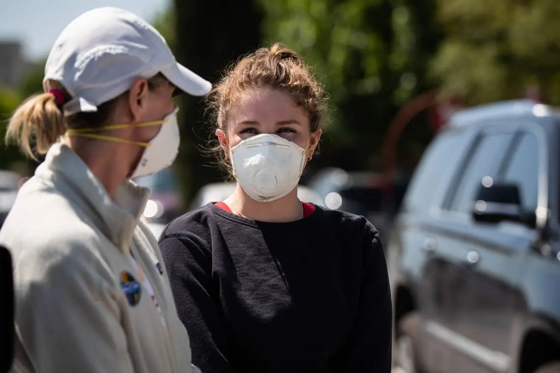 Τελικά πρέπει να φοράμε μάσκα στους δημόσιους χώρους;