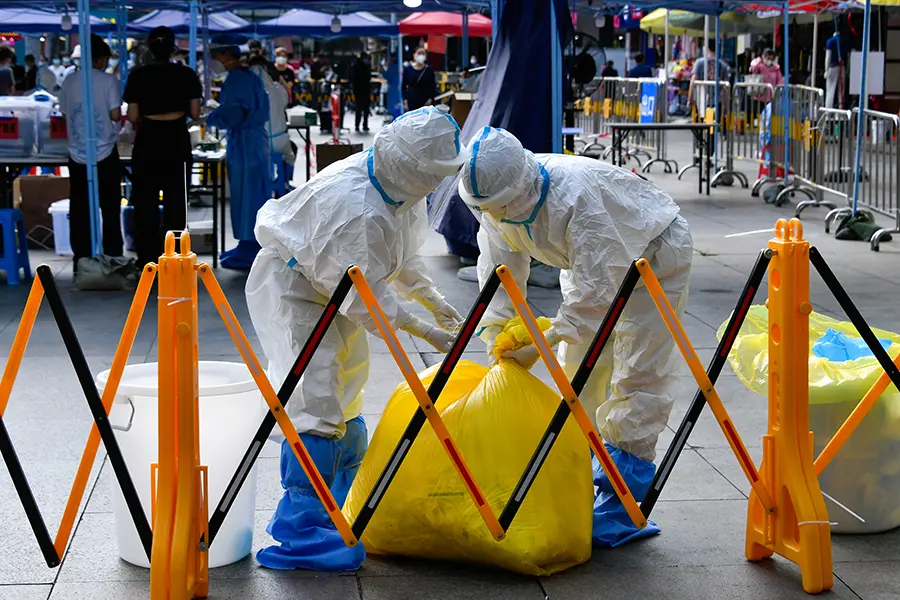 Επαναλειτουργούν οι επιχειρήσεις στη Σανγκάη