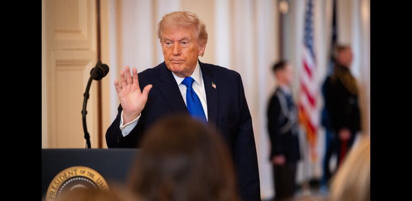 Ποιο είναι το «παραθυράκι» για να επαναφέρει ο Τραμπ τους δασμούς μετά την ακύρωσή τους από το Ανώτατο Δικαστήριο