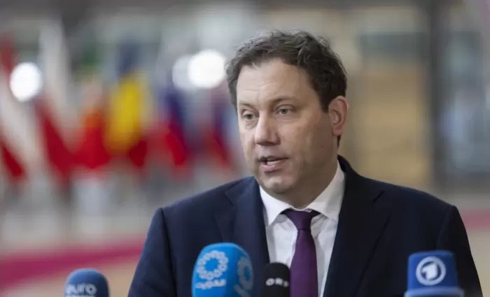 Υπέρ μιας Ευρώπης «δύο ταχυτήτων» ο Γερμανός ΥΠΟΙΚ - Το σχήμα των 6 ισχυρών της ΕΕ