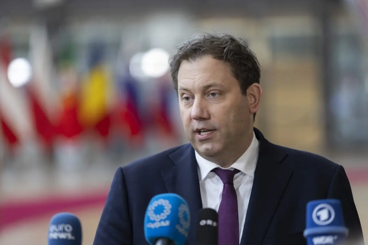 Υπέρ μιας Ευρώπης «δύο ταχυτήτων» ο Γερμανός ΥΠΟΙΚ - Το σχήμα των 6 ισχυρών της ΕΕ