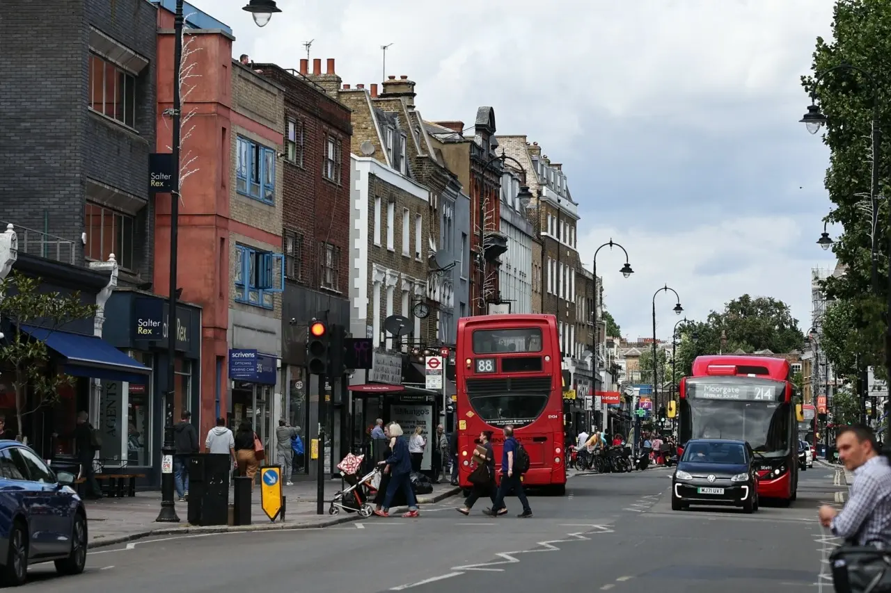 Ηνωμένο Βασίλειο: Σε χαμηλό 2,5 ετών οι τιμές κατοικιών