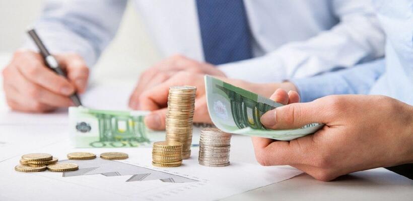 Δεν τους σταματά η αύξηση επιτοκίων-Σε εταιρείες και κατοικίες η πρωτιά των δανείων